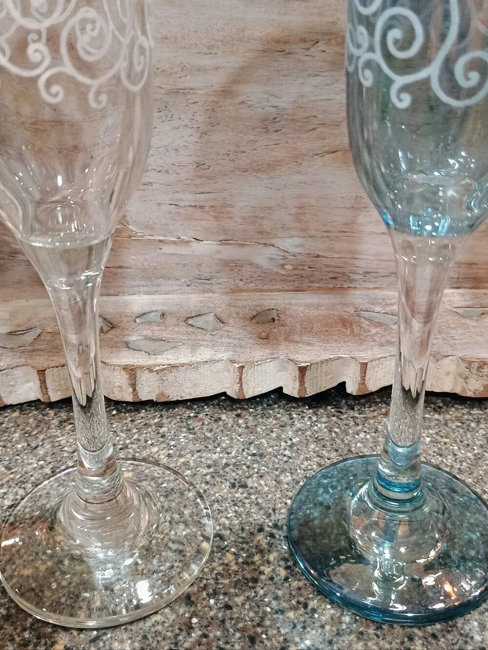 Four Miscellaneous Champagne Glasses - Picture 2 of 10
